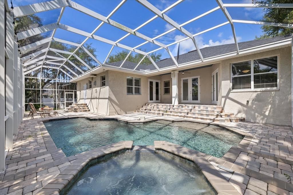 En Venta: $1,250,000 (4 camas, 3 baños, 2674 Pies cuadrados)