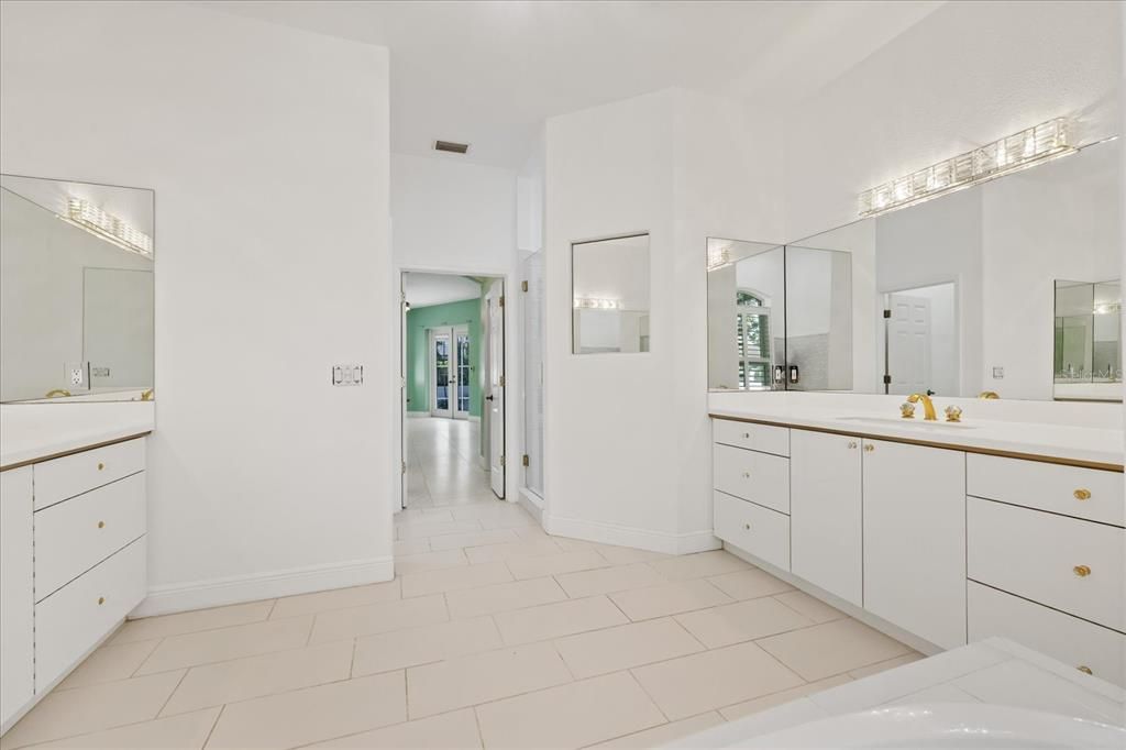 En Venta: $1,250,000 (4 camas, 3 baños, 2674 Pies cuadrados)
