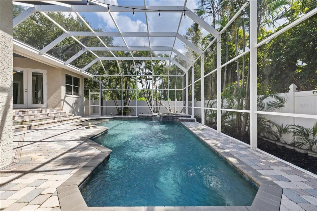 En Venta: $1,250,000 (4 camas, 3 baños, 2674 Pies cuadrados)