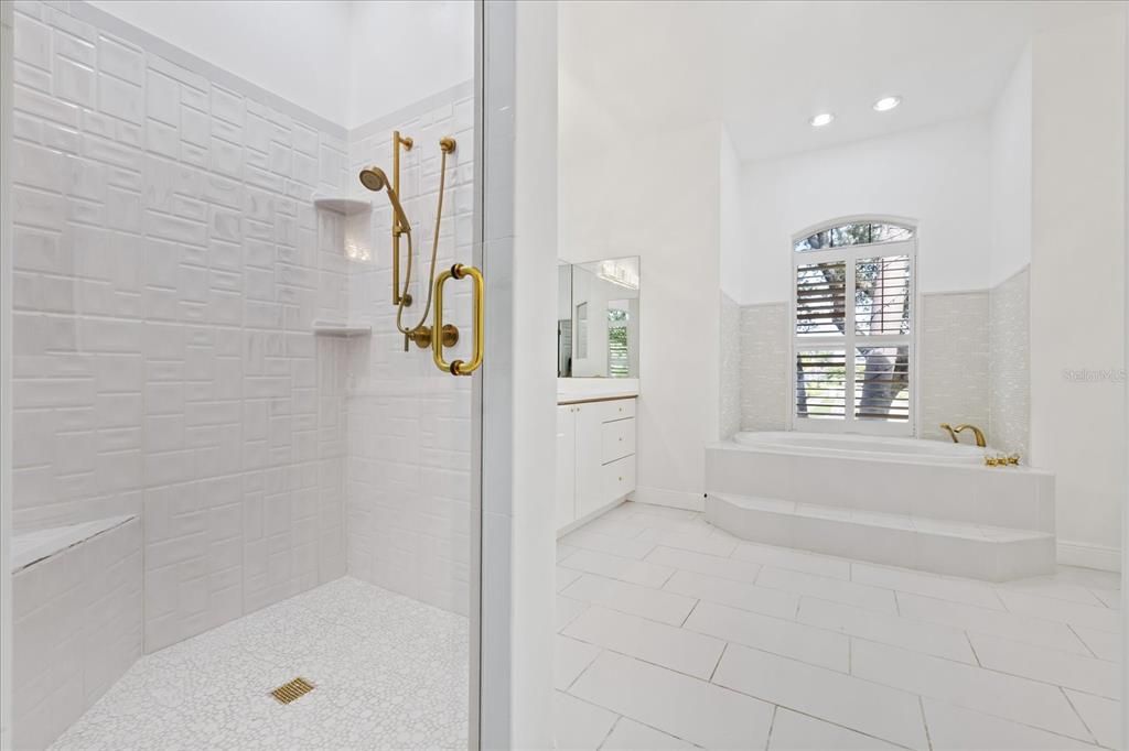 En Venta: $1,250,000 (4 camas, 3 baños, 2674 Pies cuadrados)
