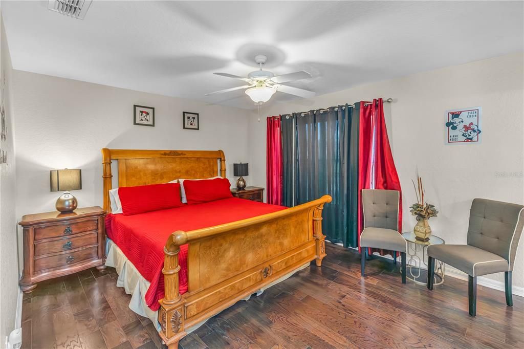 En Venta: $250,000 (4 camas, 3 baños, 1492 Pies cuadrados)