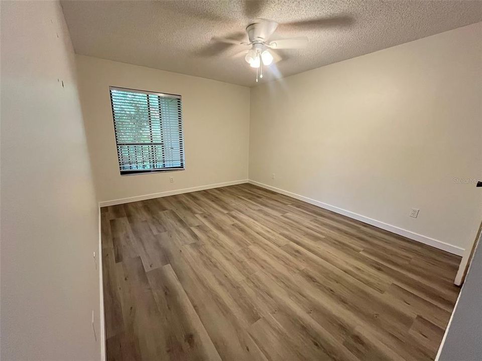 For Sale: $189,000 (2 beds, 2 baths, 906 Square Feet)