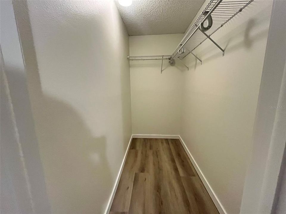 For Sale: $189,000 (2 beds, 2 baths, 906 Square Feet)