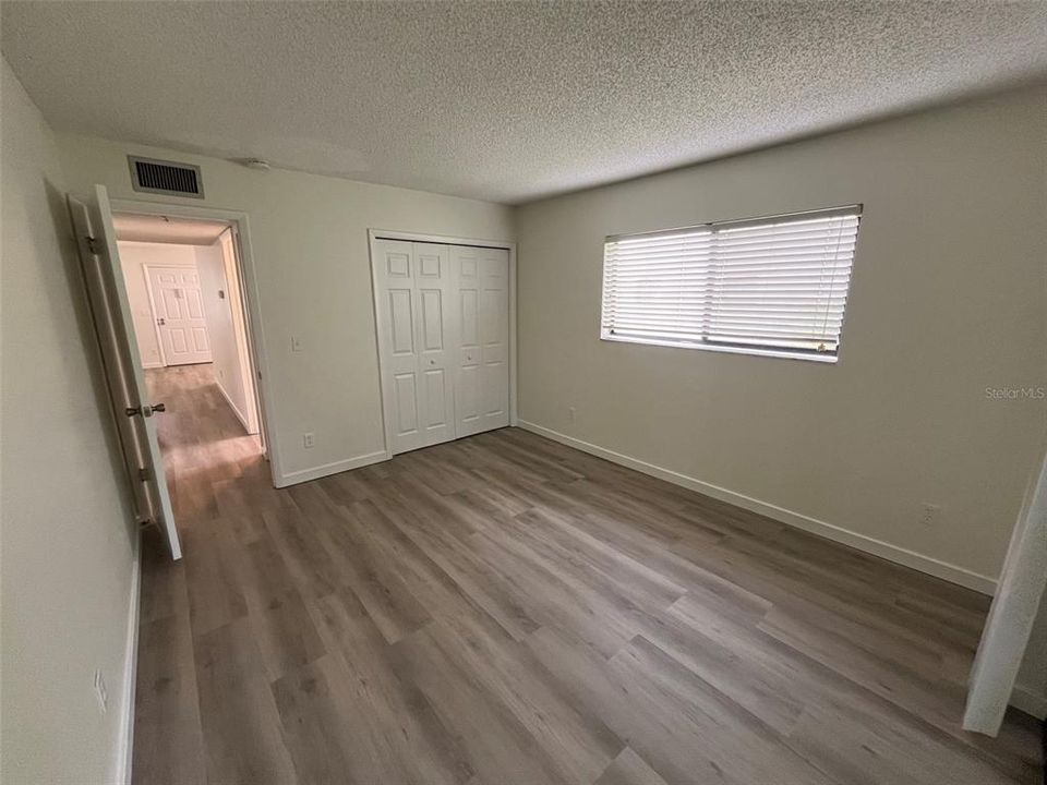 For Sale: $189,000 (2 beds, 2 baths, 906 Square Feet)