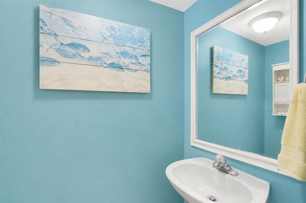 На продажу: $169,900 (2 спален, 2 ванн, 1078 Квадратных фут)
