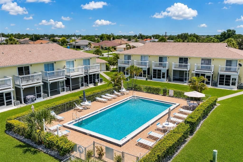 На продажу: $169,900 (2 спален, 2 ванн, 1078 Квадратных фут)