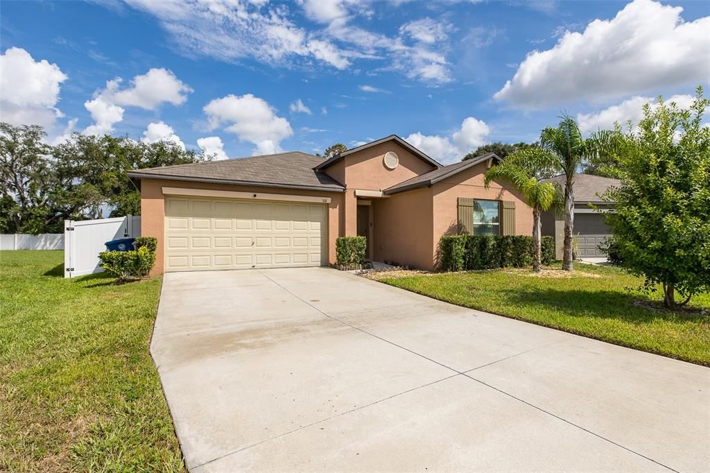 For Sale: $324,900 (3 beds, 2 baths, 1939 Square Feet)