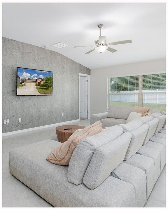 For Sale: $324,900 (3 beds, 2 baths, 1939 Square Feet)