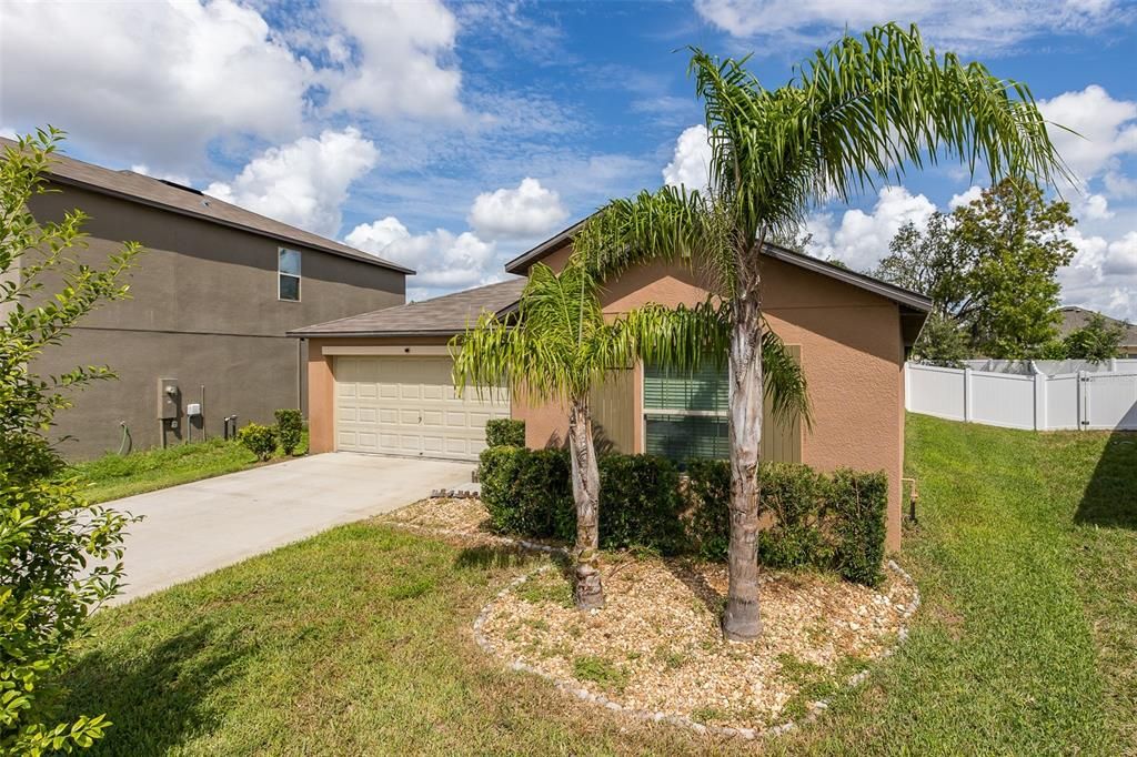 For Sale: $324,900 (3 beds, 2 baths, 1939 Square Feet)