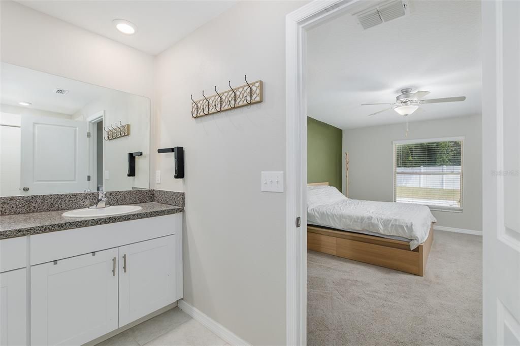 For Sale: $324,900 (3 beds, 2 baths, 1939 Square Feet)