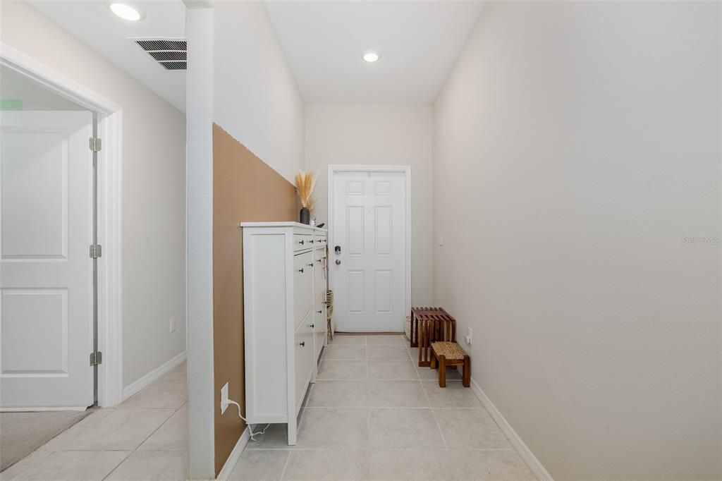 For Sale: $324,900 (3 beds, 2 baths, 1939 Square Feet)