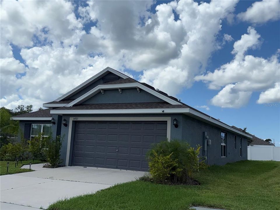 待售: $310,000 (4 贝兹, 2 浴室, 1820 平方英尺)