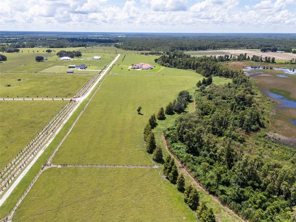 En Venta: $775,000 (44.40 acres)