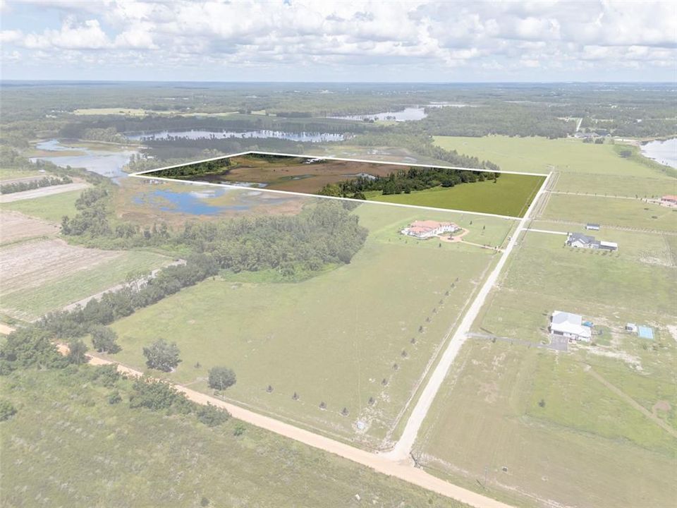 En Venta: $775,000 (44.40 acres)