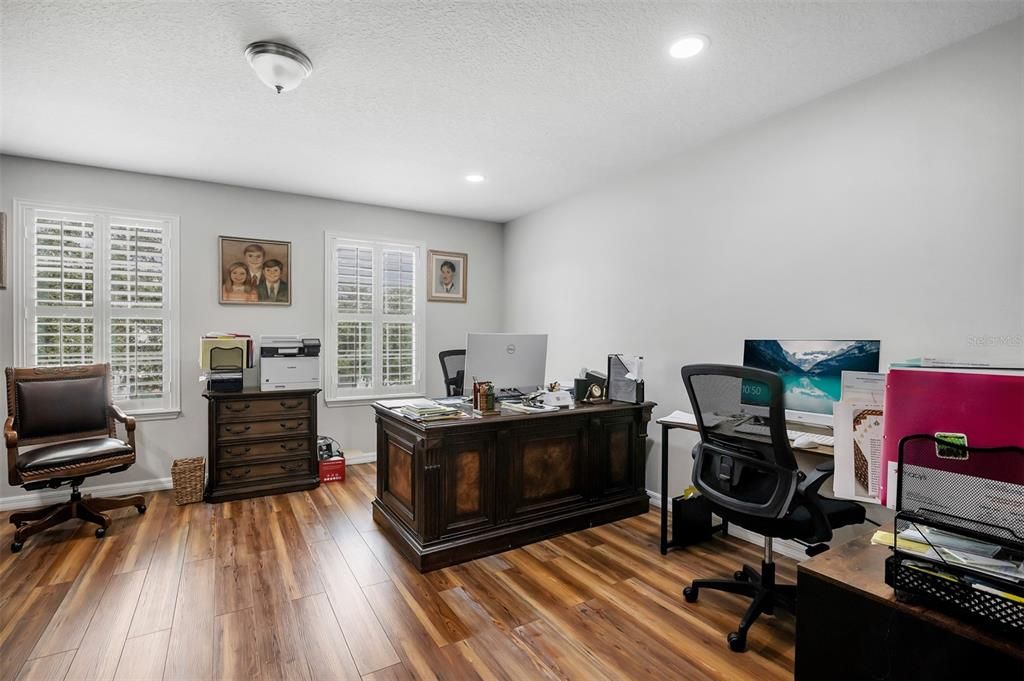 For Sale: $910,000 (5 beds, 4 baths, 3619 Square Feet)