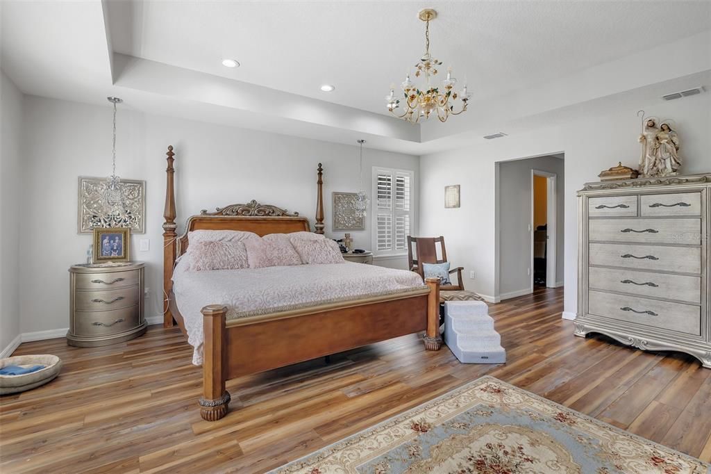 For Sale: $910,000 (5 beds, 4 baths, 3619 Square Feet)