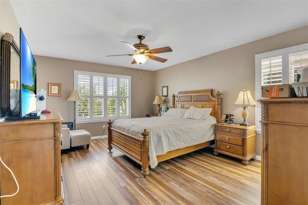 For Sale: $910,000 (5 beds, 4 baths, 3619 Square Feet)