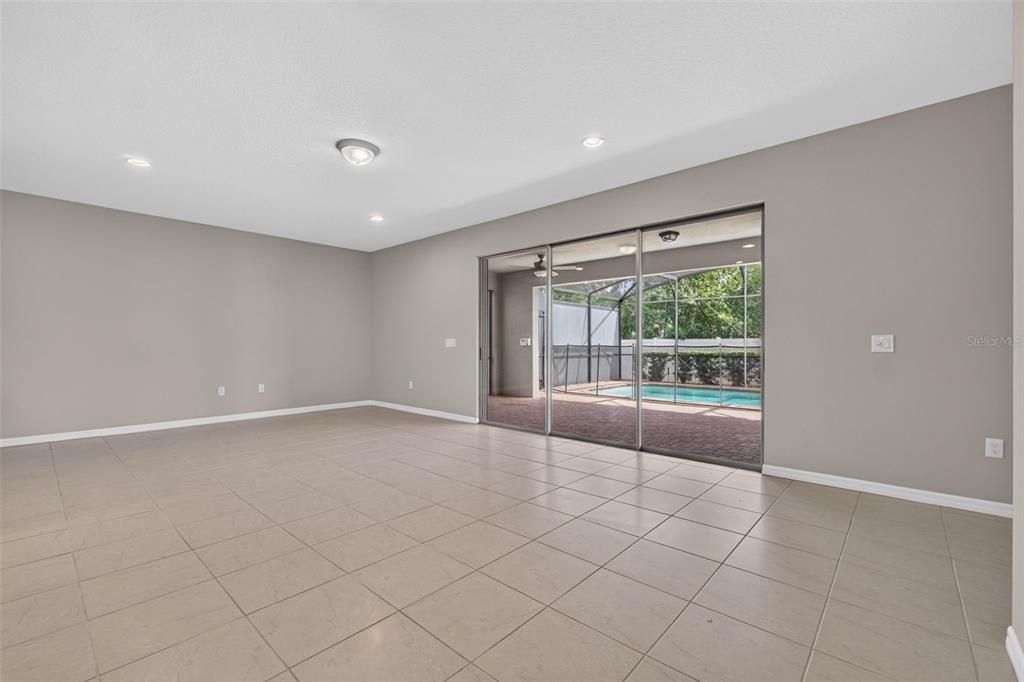 En Venta: $649,900 (9 camas, 6 baños, 4391 Pies cuadrados)