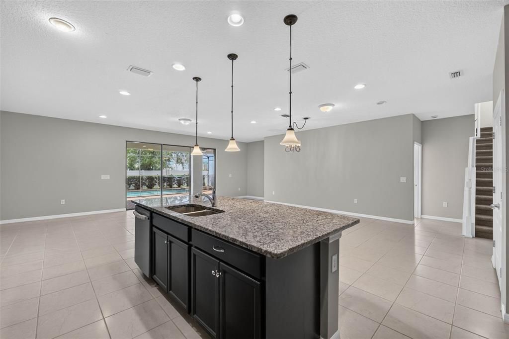 En Venta: $649,900 (9 camas, 6 baños, 4391 Pies cuadrados)