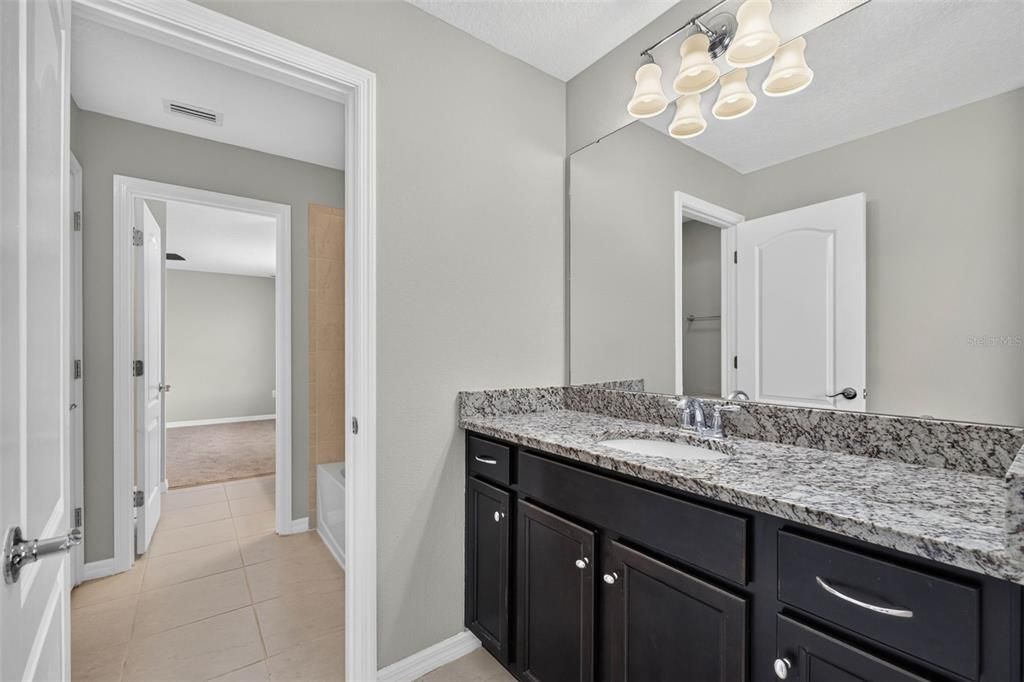En Venta: $649,900 (9 camas, 6 baños, 4391 Pies cuadrados)