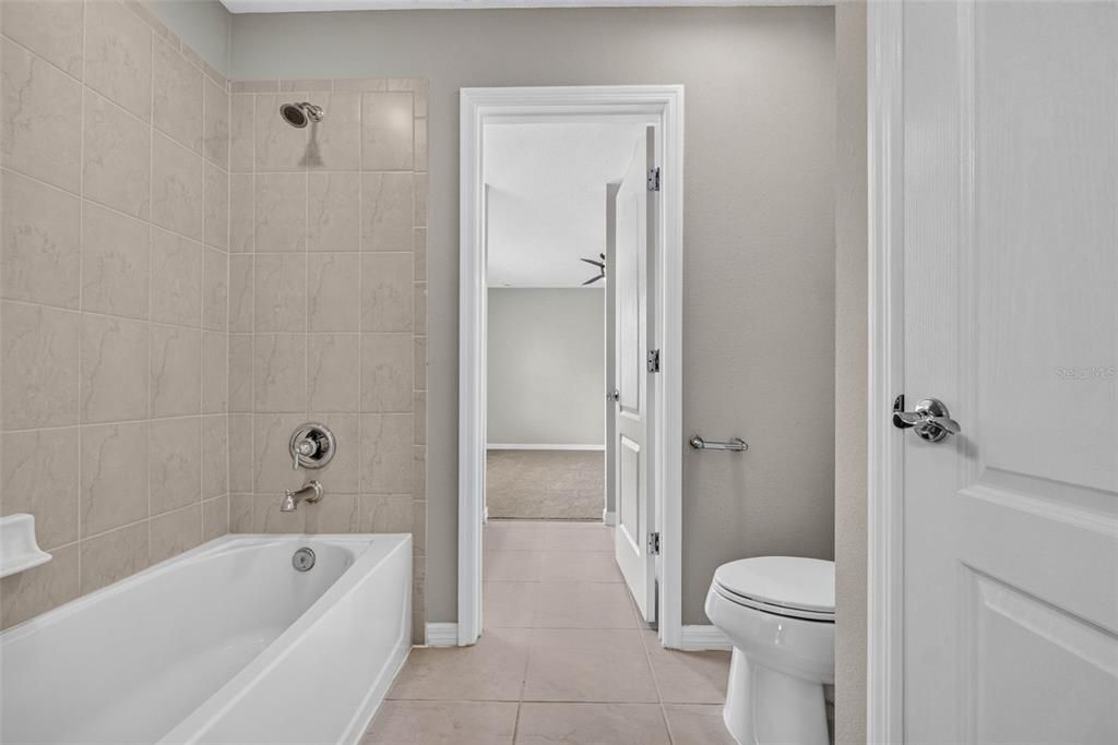 En Venta: $649,900 (9 camas, 6 baños, 4391 Pies cuadrados)