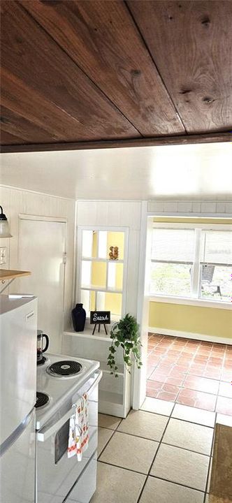 В аренду: $1,550 (2 спален, 1 ванн, 892 Квадратных фут)