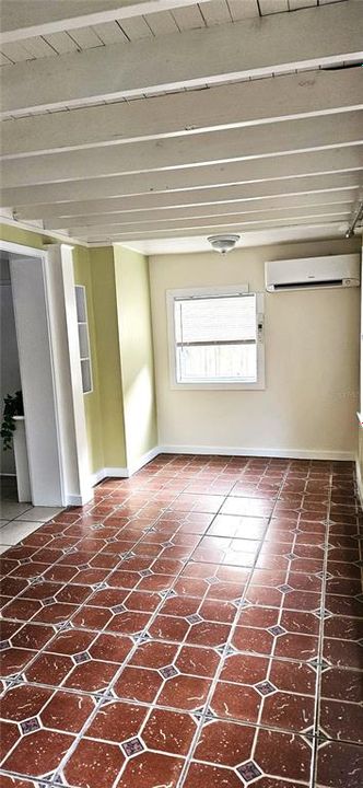 В аренду: $1,550 (2 спален, 1 ванн, 892 Квадратных фут)