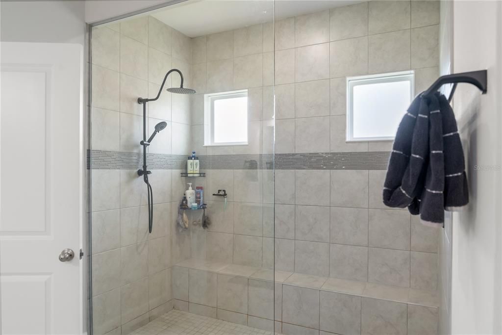 For Sale: $510,000 (4 beds, 3 baths, 2550 Square Feet)