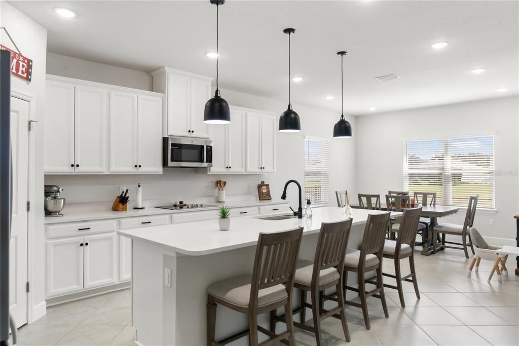 For Sale: $510,000 (4 beds, 3 baths, 2550 Square Feet)