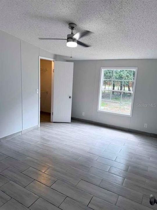 En Venta: $229,000 (3 camas, 2 baños, 1800 Pies cuadrados)