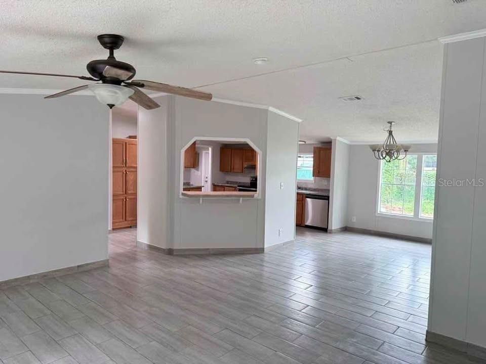En Venta: $229,000 (3 camas, 2 baños, 1800 Pies cuadrados)