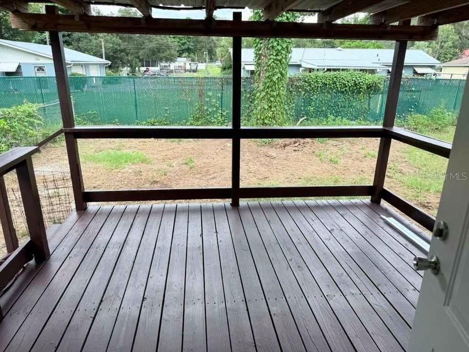 En Venta: $229,000 (3 camas, 2 baños, 1800 Pies cuadrados)