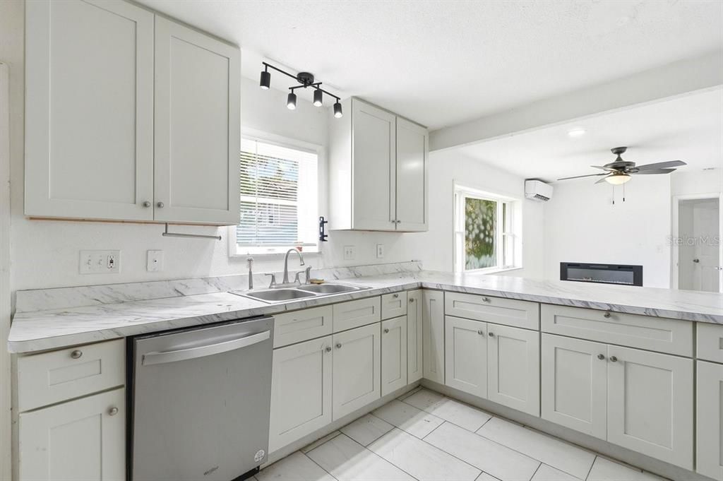 En Venta: $900,000 (8 camas, 7 baños, 4492 Pies cuadrados)