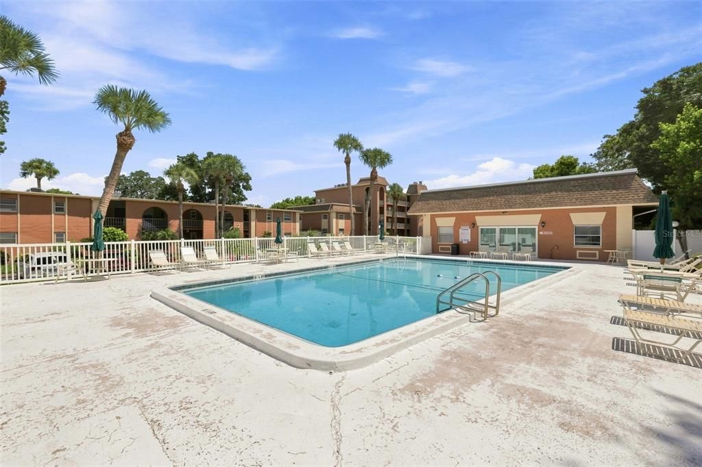 For Rent: $1,800 (1 beds, 1 baths, 747 Square Feet)