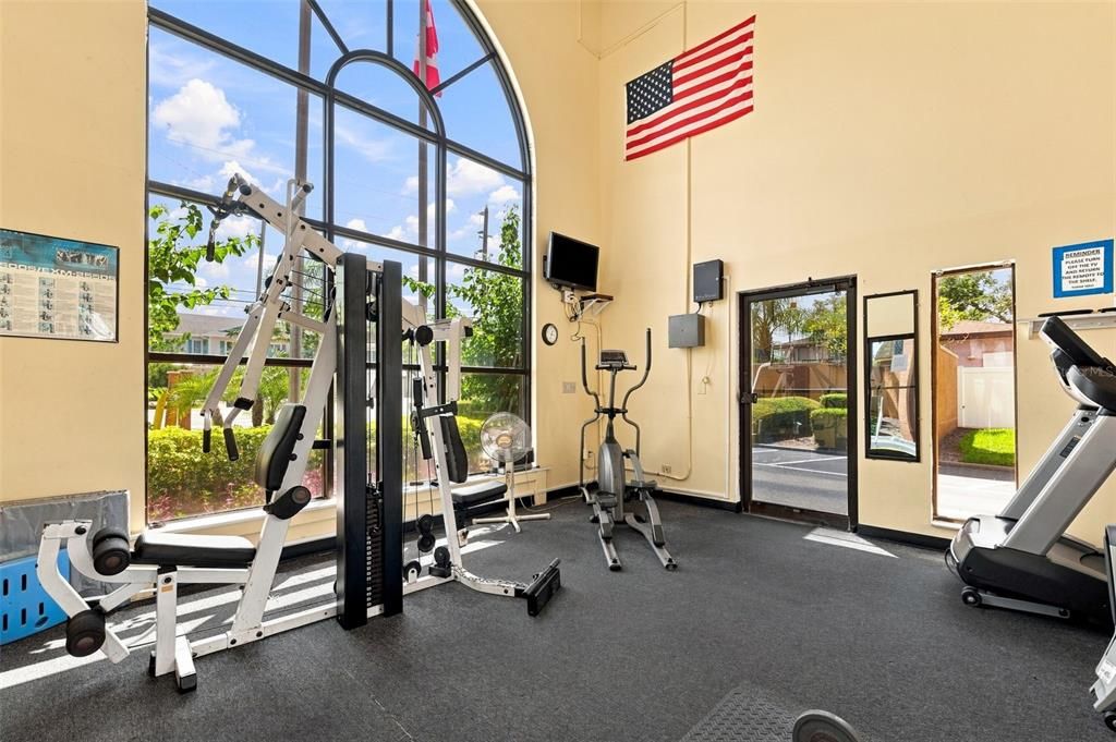 For Rent: $1,800 (1 beds, 1 baths, 747 Square Feet)
