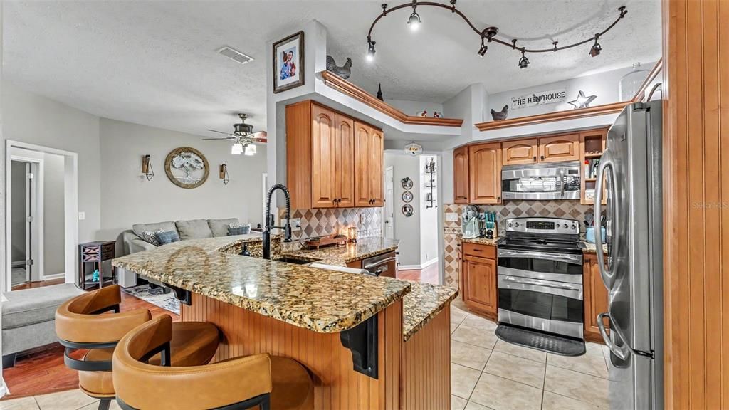 For Sale: $329,900 (3 beds, 2 baths, 1498 Square Feet)