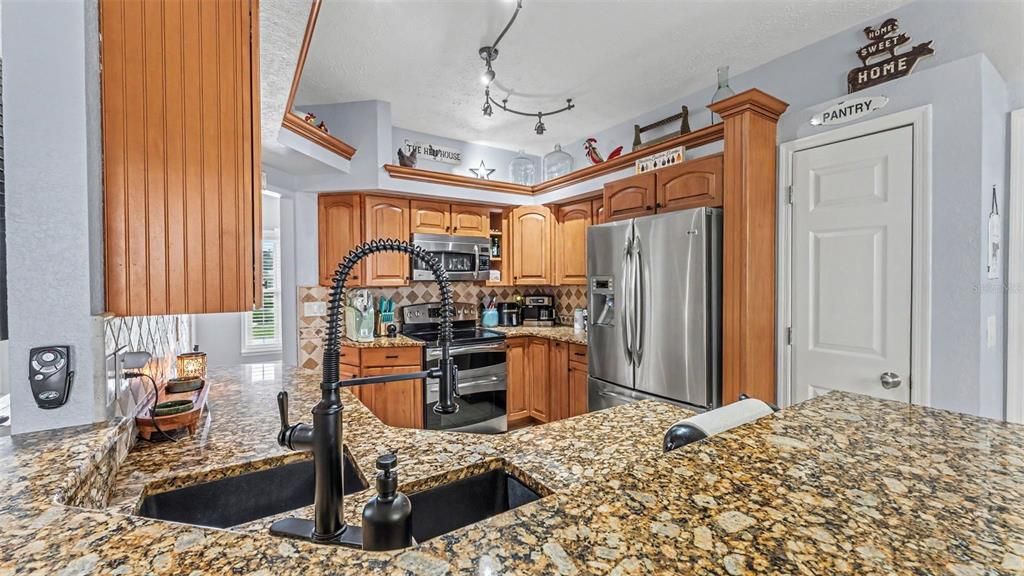 For Sale: $329,900 (3 beds, 2 baths, 1498 Square Feet)