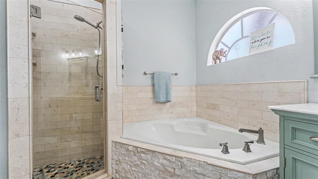 For Sale: $329,900 (3 beds, 2 baths, 1498 Square Feet)