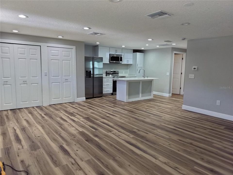 For Rent: $1,800 (2 beds, 2 baths, 1100 Square Feet)