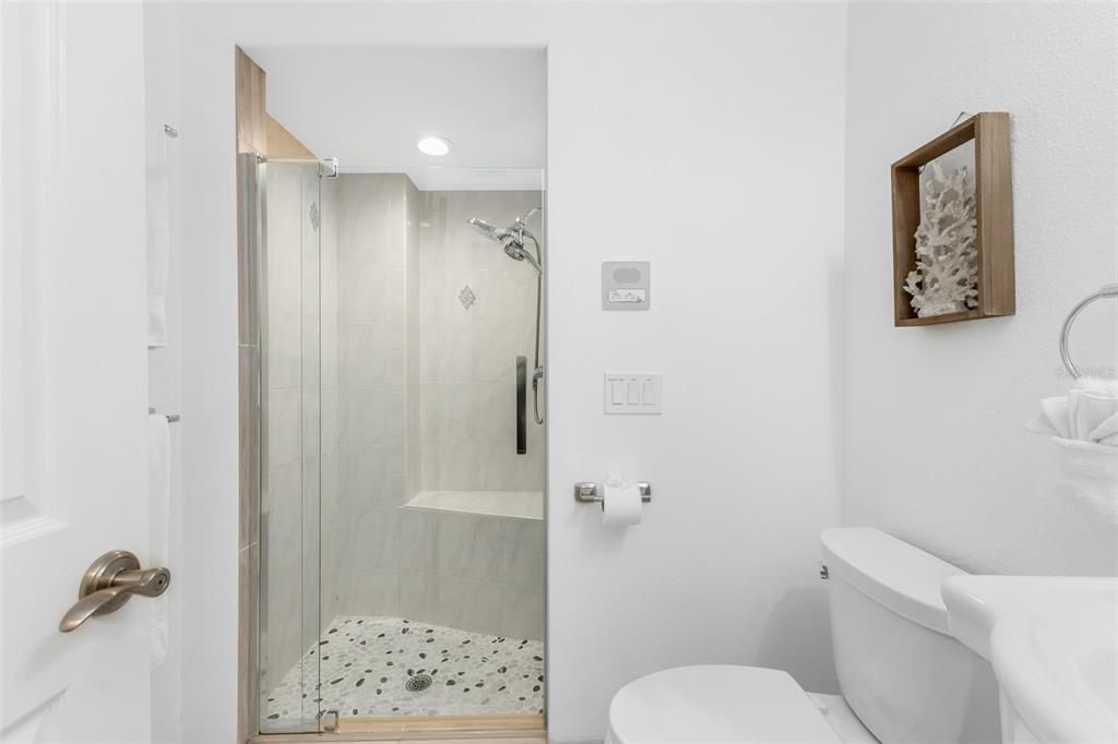 En Venta: $499,400 (3 camas, 3 baños, 2267 Pies cuadrados)