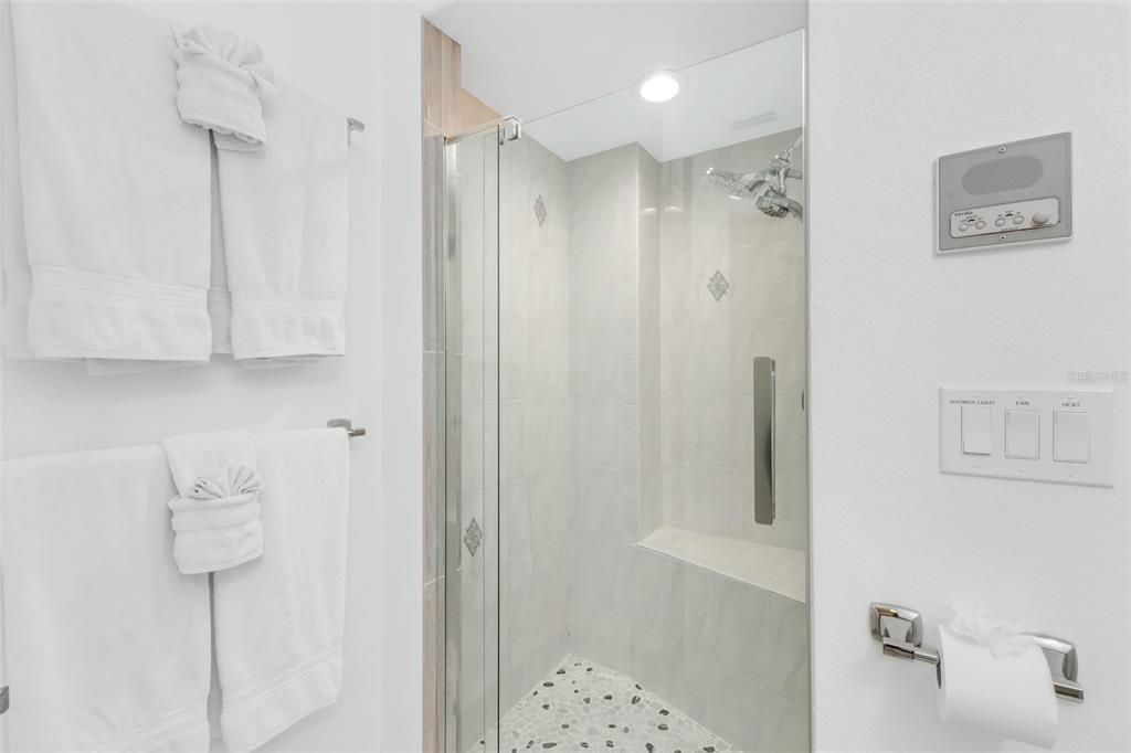 En Venta: $499,400 (3 camas, 3 baños, 2267 Pies cuadrados)