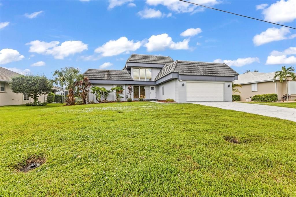 En Venta: $499,400 (3 camas, 3 baños, 2267 Pies cuadrados)