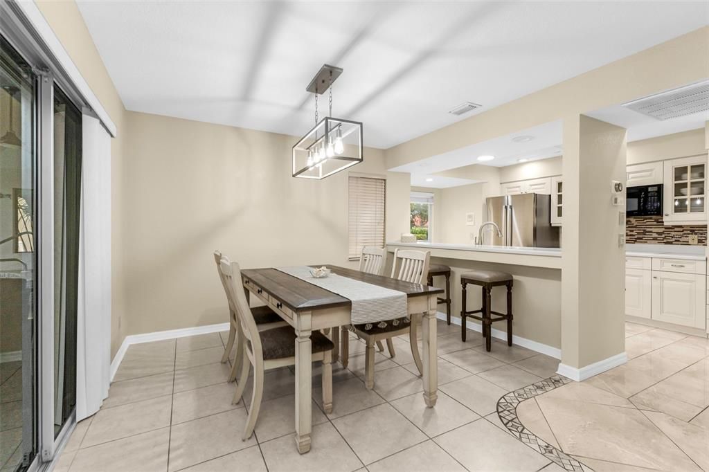 En Venta: $499,400 (3 camas, 3 baños, 2267 Pies cuadrados)