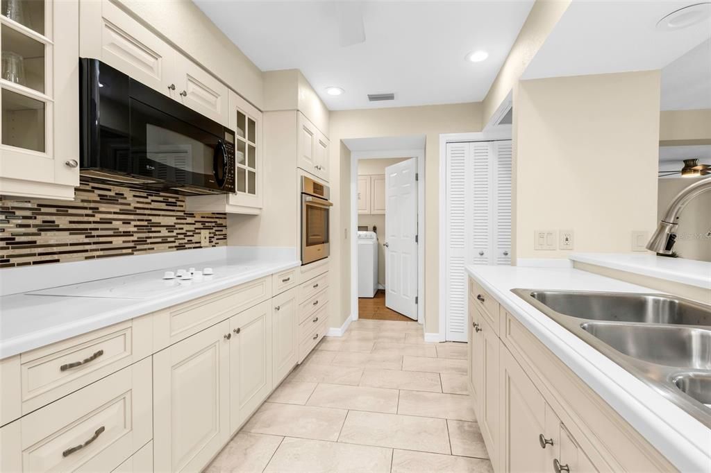 En Venta: $499,400 (3 camas, 3 baños, 2267 Pies cuadrados)