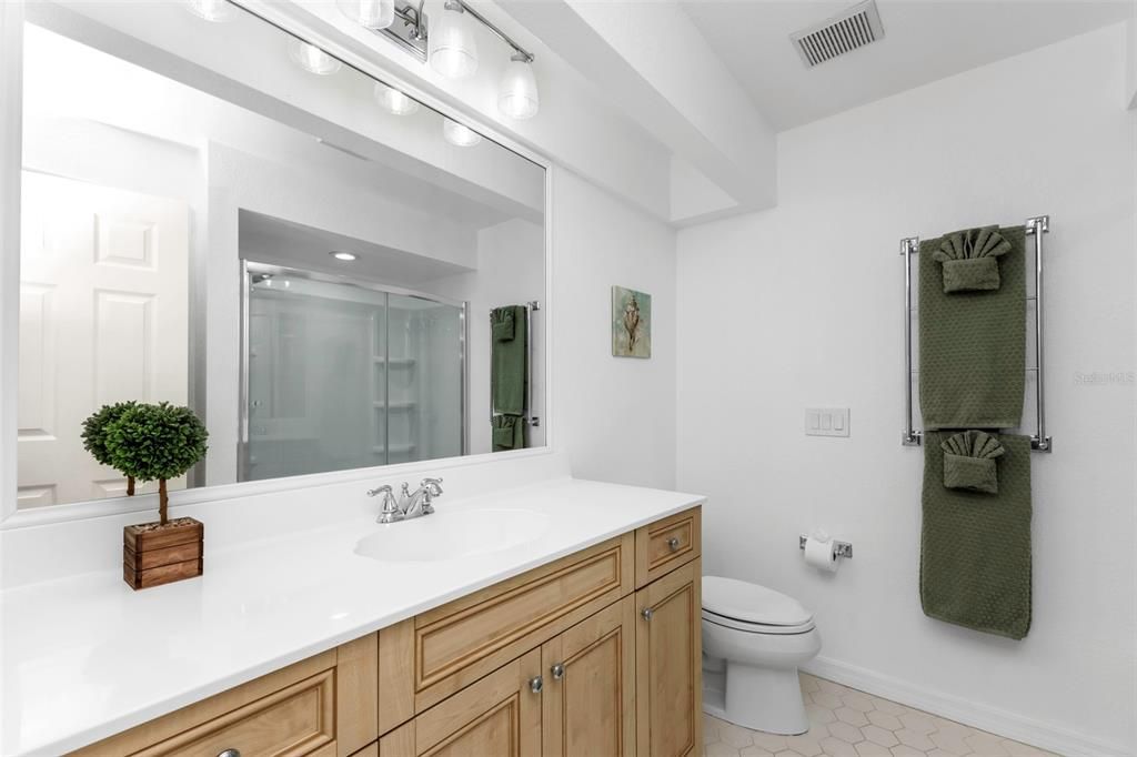 En Venta: $499,400 (3 camas, 3 baños, 2267 Pies cuadrados)