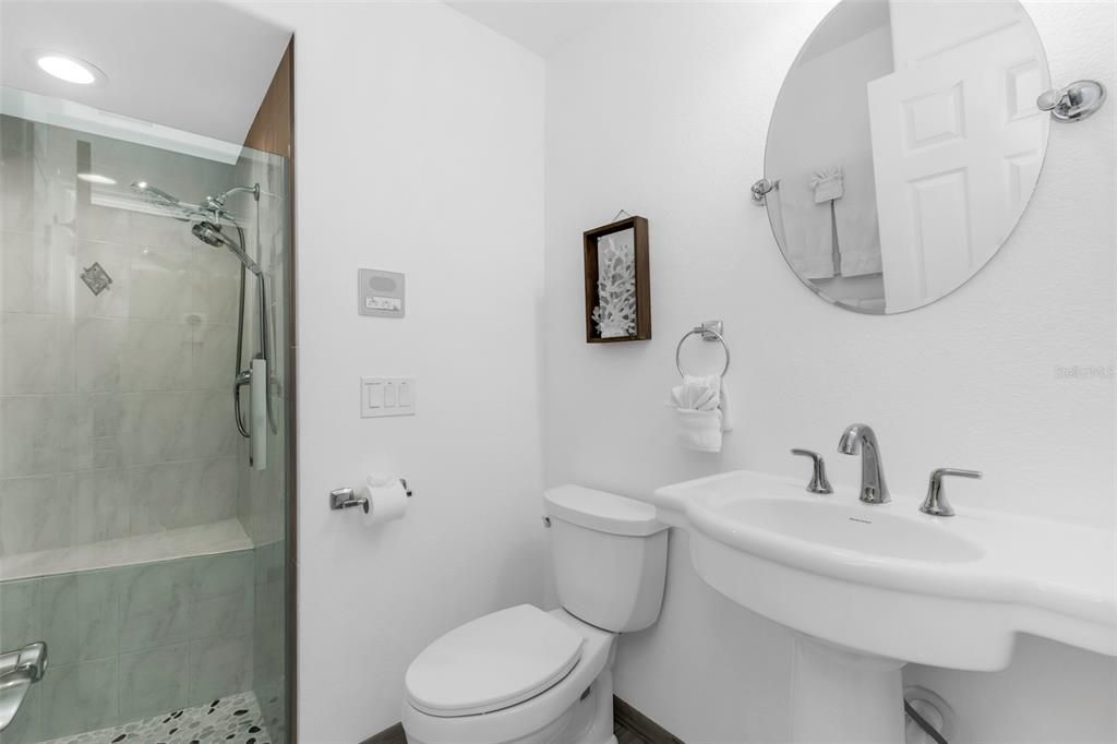 En Venta: $499,400 (3 camas, 3 baños, 2267 Pies cuadrados)