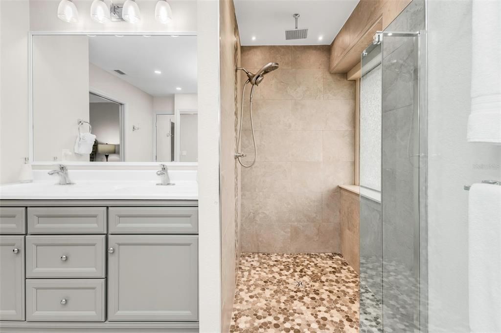 En Venta: $499,400 (3 camas, 3 baños, 2267 Pies cuadrados)