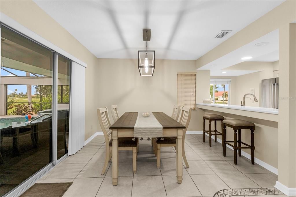 En Venta: $499,400 (3 camas, 3 baños, 2267 Pies cuadrados)