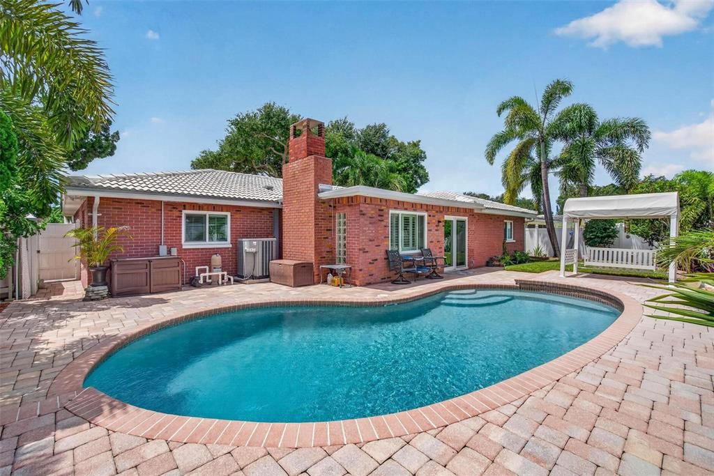 En Venta: $649,900 (3 camas, 2 baños, 1924 Pies cuadrados)