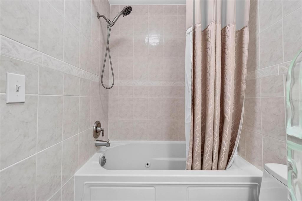 En Venta: $649,900 (3 camas, 2 baños, 1924 Pies cuadrados)